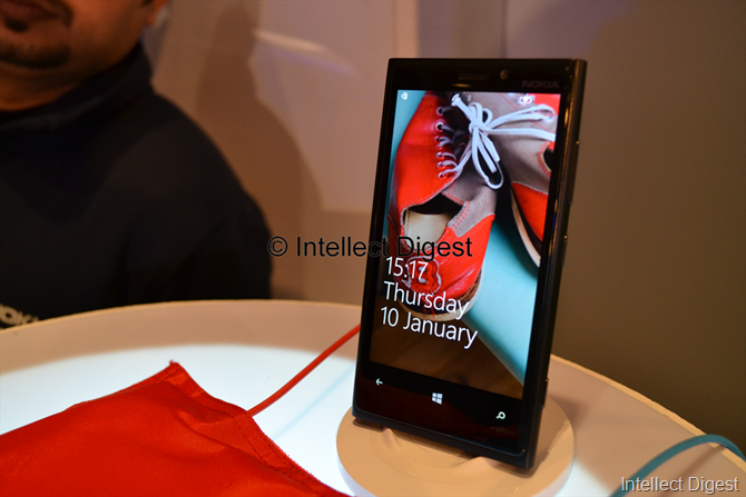 Nokia Lumia 920 (2)