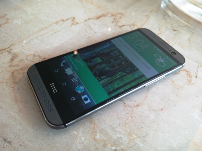 HTC One M8 First Impressions (2)