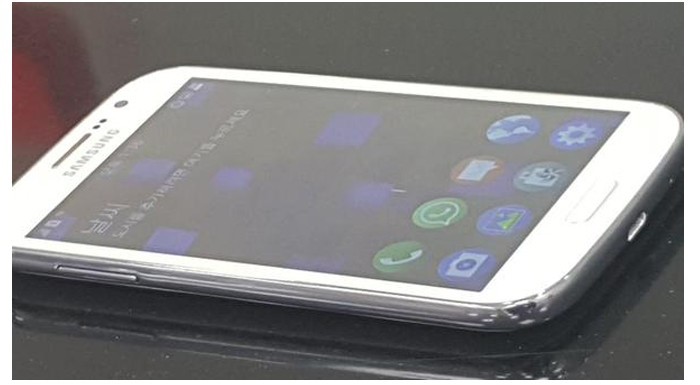 Samsung Z2 Tizen smartphone -1