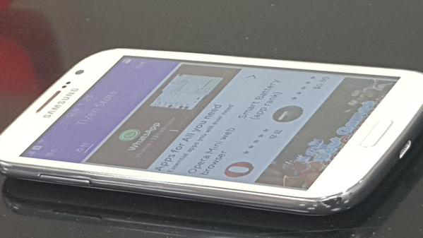 Samsung Z2 Tizen smartphone -3