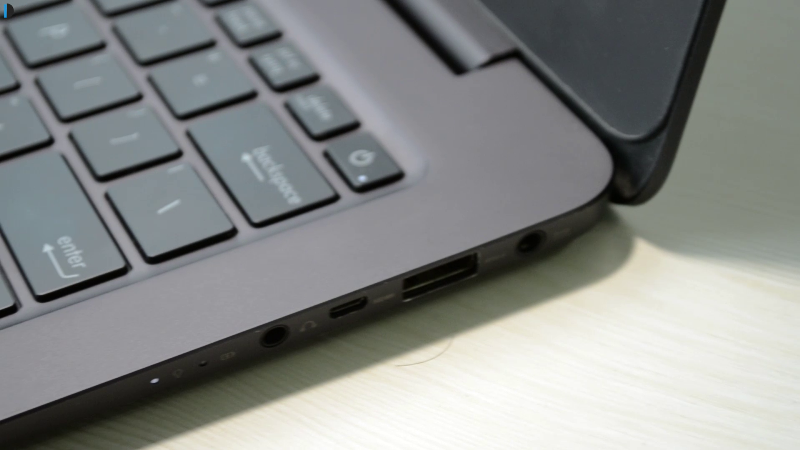Asus Zenbook UX305 Review (8)