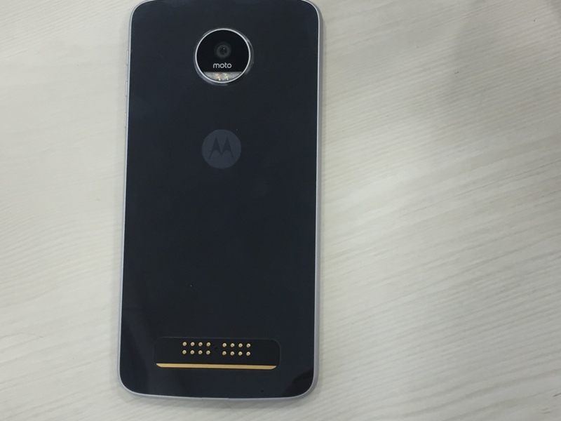 Moto Z Play Review 