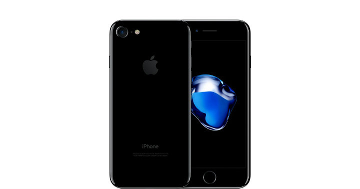 Samsung S8 vs iPhone 7 - iPhone 7 Jet Black colour