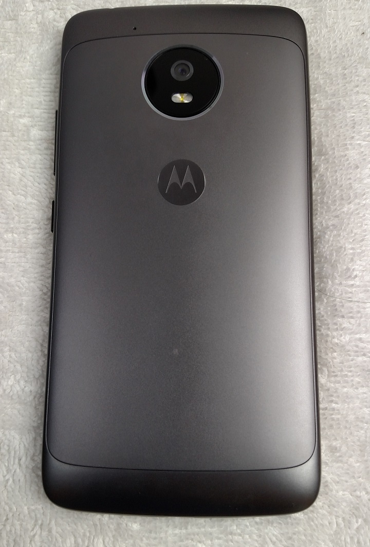 Motorola Moto G5 Review - Back